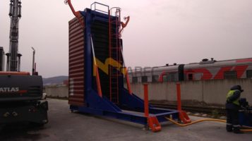 Кантователь контейнеров на объекте КаргоТранс